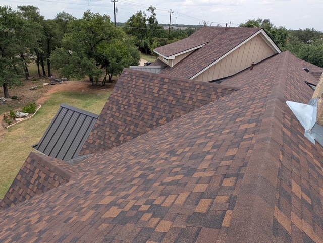 Dimensional Shingle Close-Up